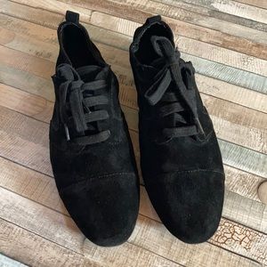 LOGO Soft Black Suede Oxford Lace-up Flats